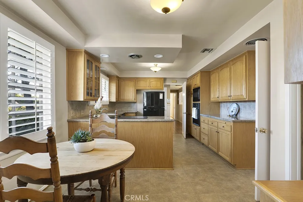 19309 Itasca Northridge, CA 91324