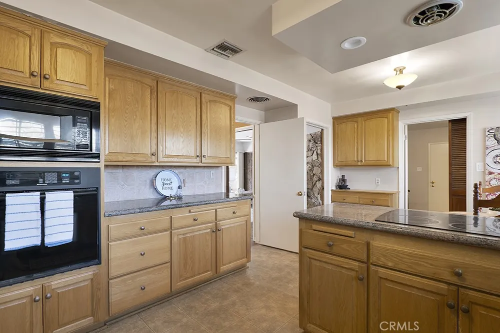 19309 Itasca Northridge, CA 91324