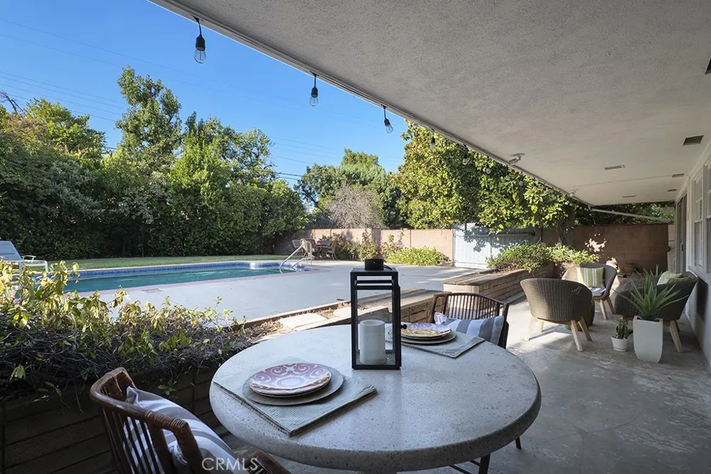 19309 Itasca Northridge, CA 91324