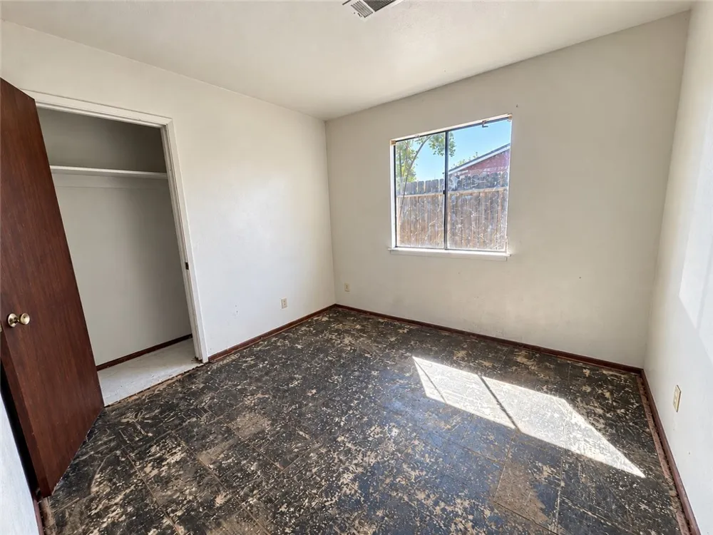 180 E Warner Avenue Fresno, CA 93710