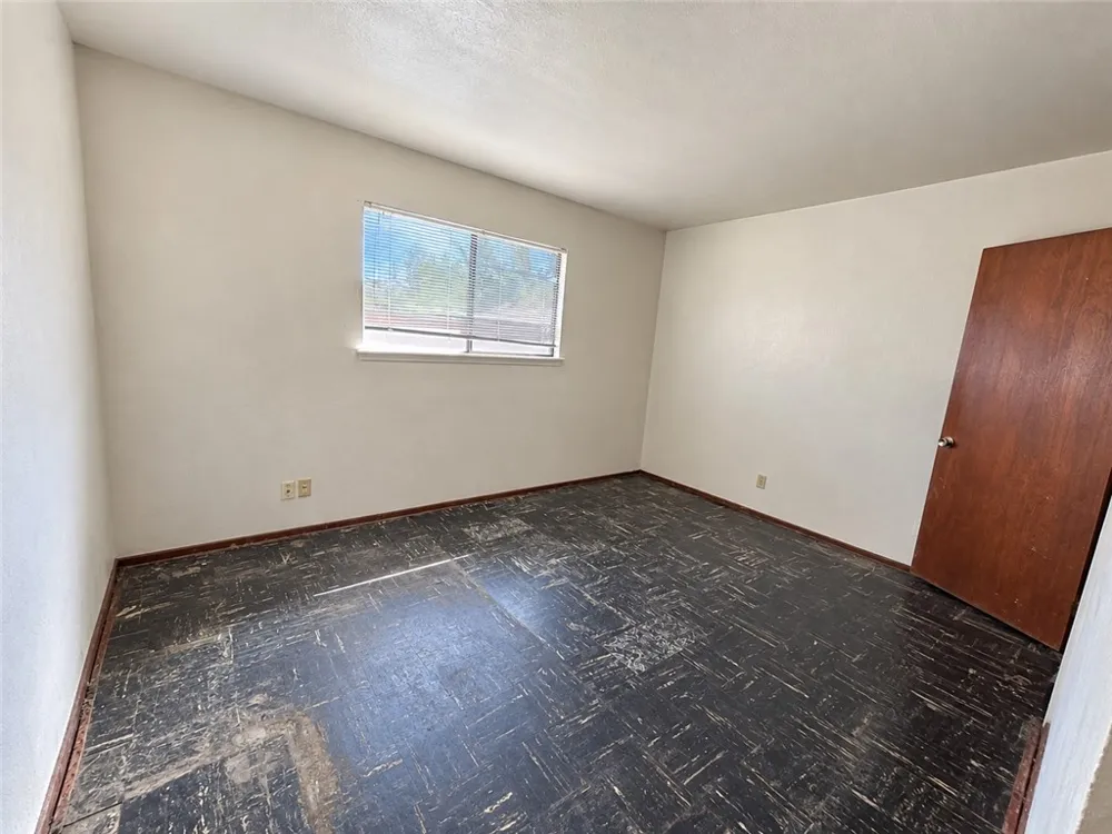 180 E Warner Avenue Fresno, CA 93710