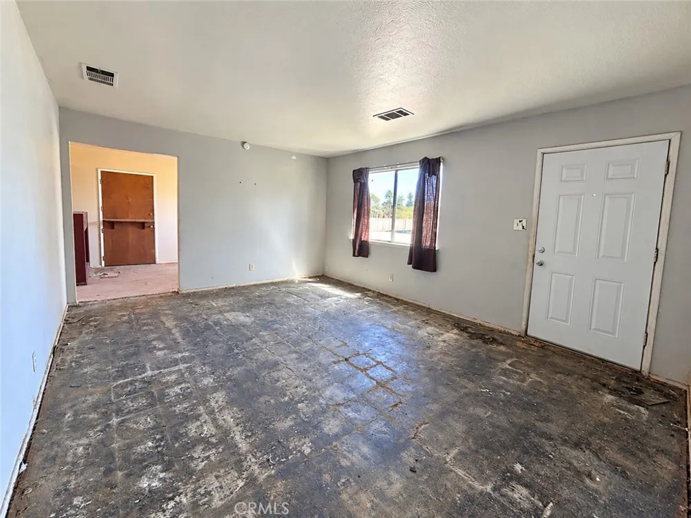 180 E Warner Avenue Fresno, CA 93710