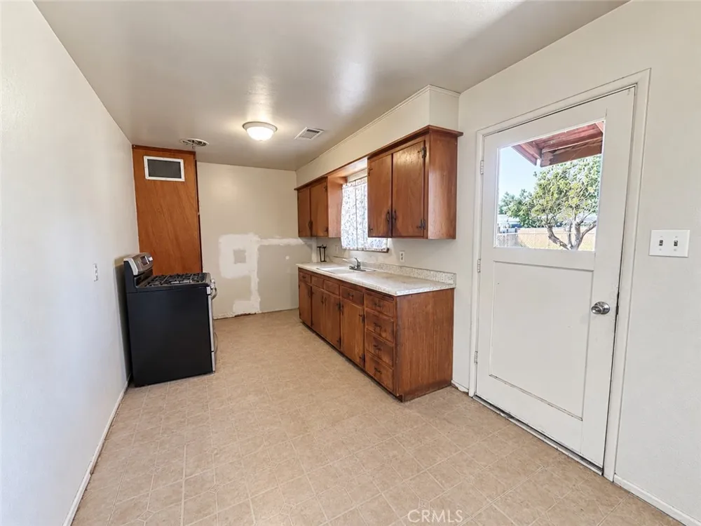 180 E Warner Avenue Fresno, CA 93710
