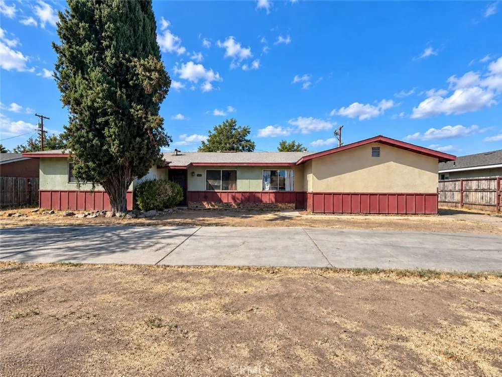 180 E Warner Avenue Fresno, CA 93710