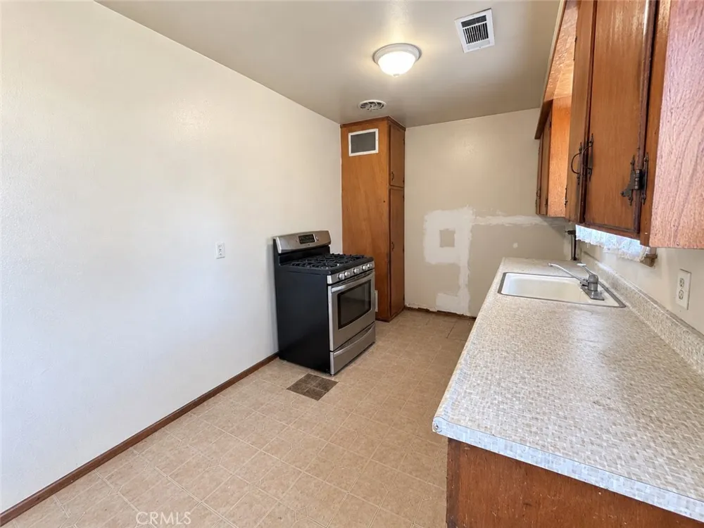 180 E Warner Avenue Fresno, CA 93710