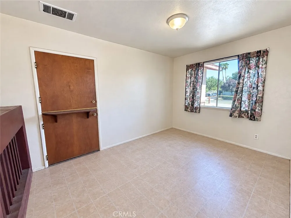 180 E Warner Avenue Fresno, CA 93710