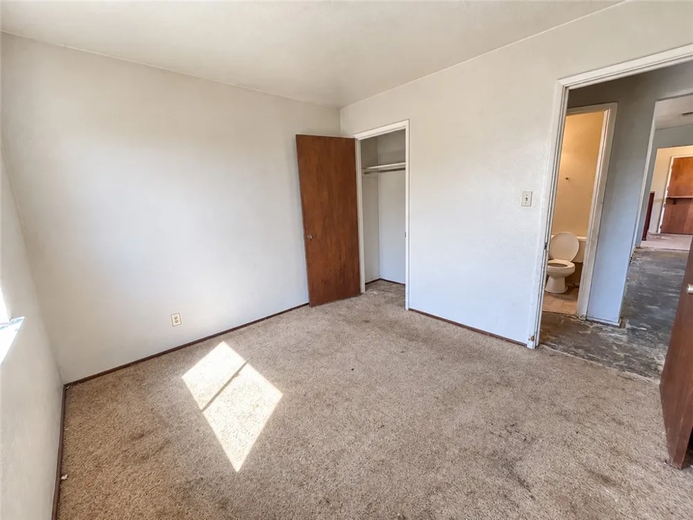 180 E Warner Avenue Fresno, CA 93710