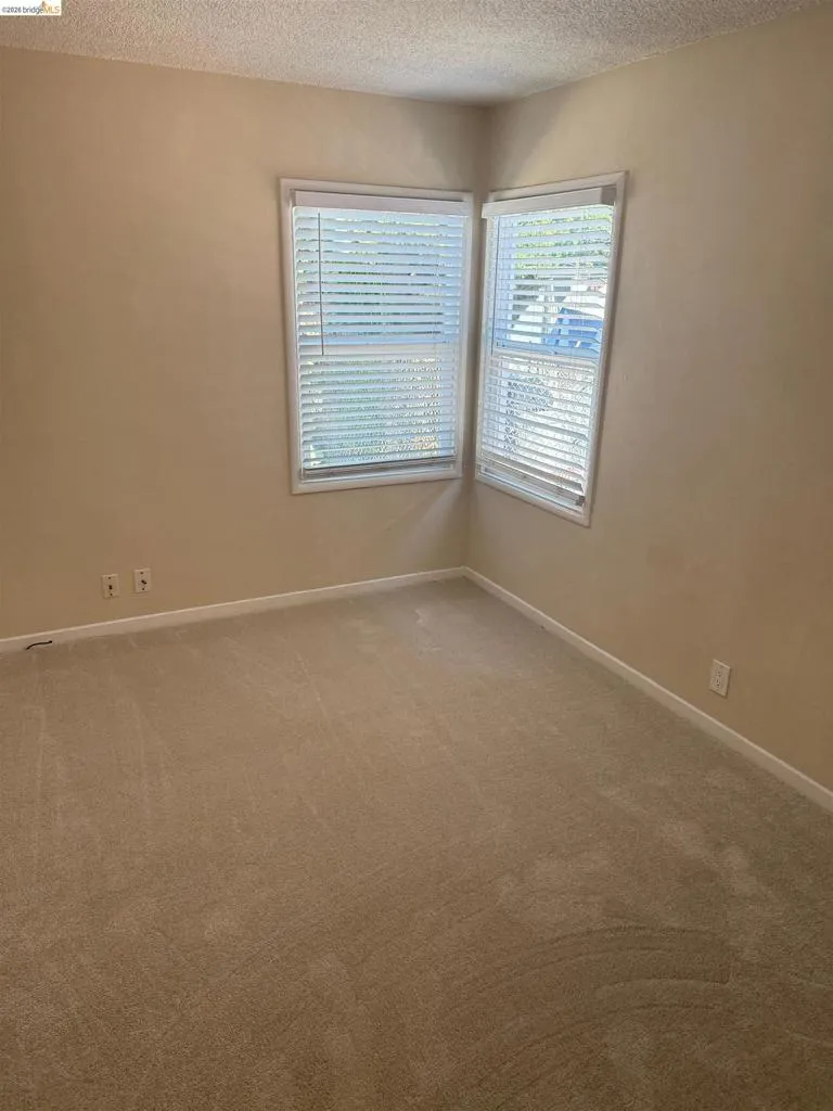 2111 100Th Ave Oakland, CA 94603