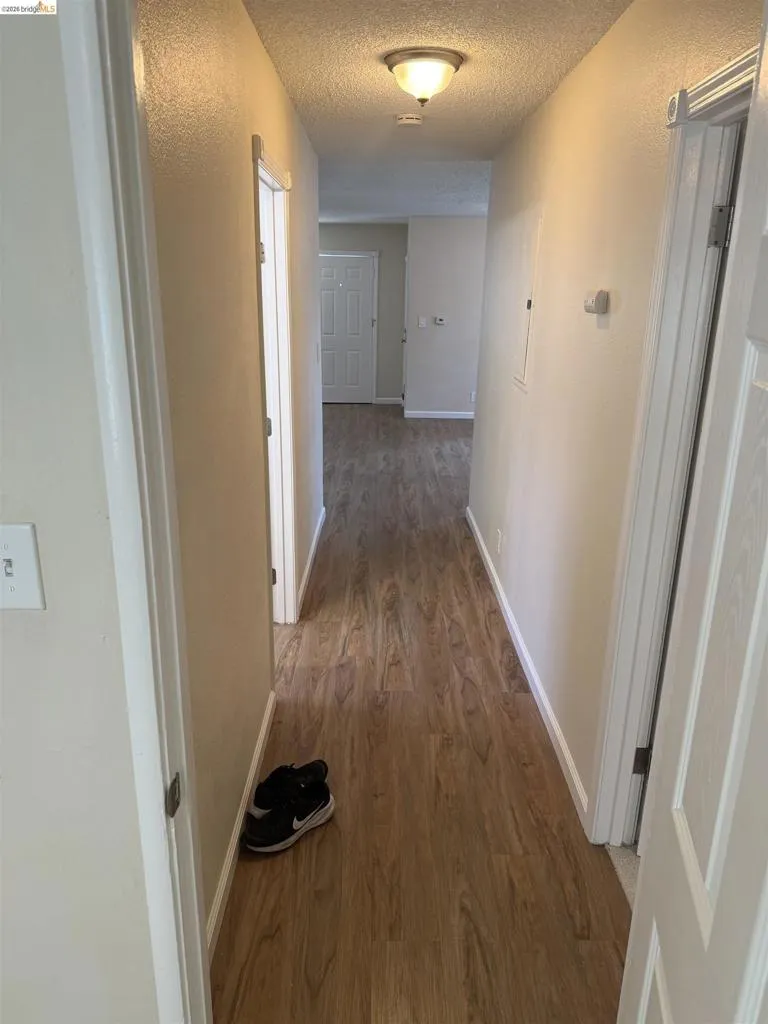 2111 100Th Ave Oakland, CA 94603