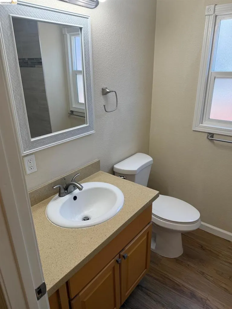 2111 100Th Ave Oakland, CA 94603