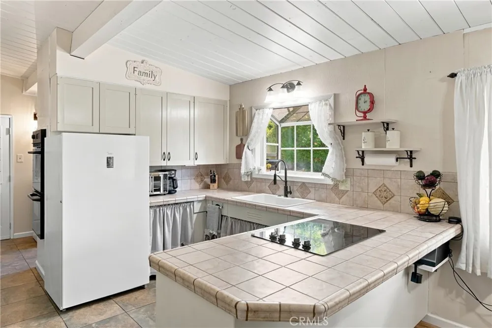 22460 F Street Santa Margarita, CA 93453