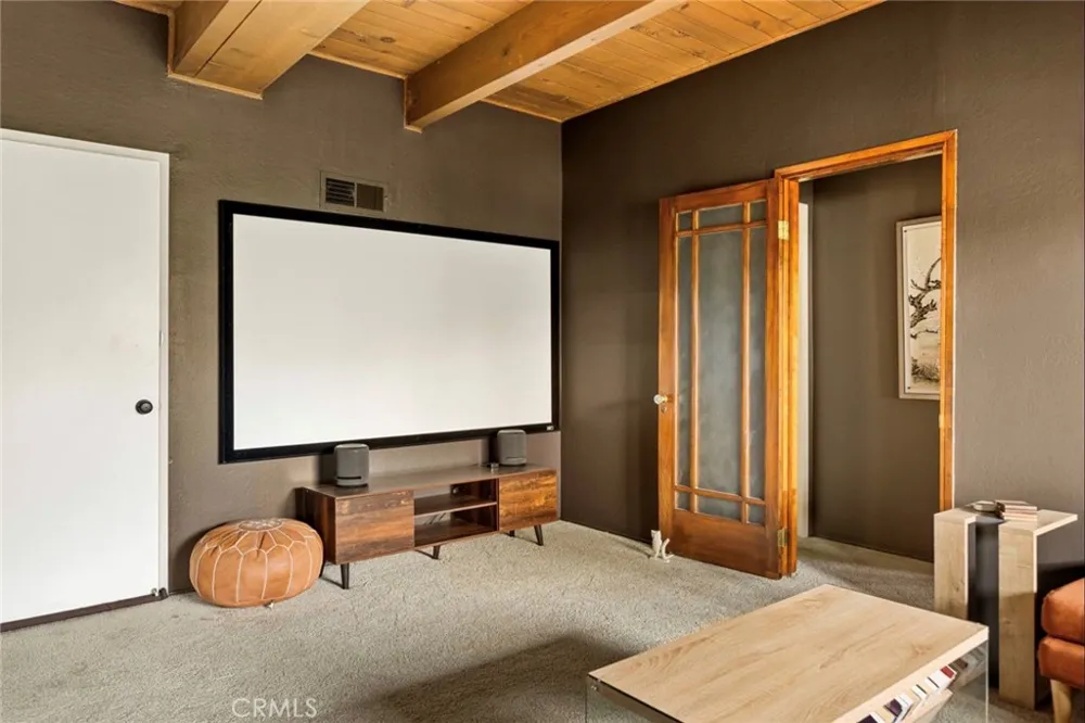 904 Sandalwood Lake Arrowhead, CA 92352