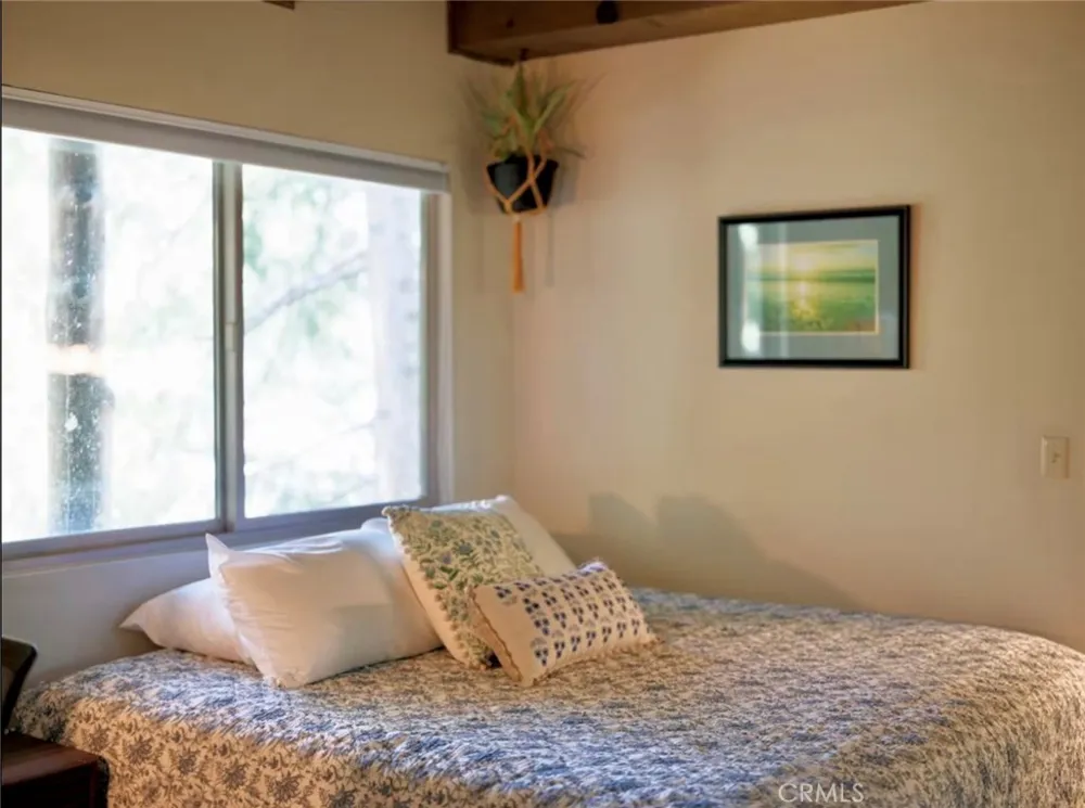 904 Sandalwood Lake Arrowhead, CA 92352