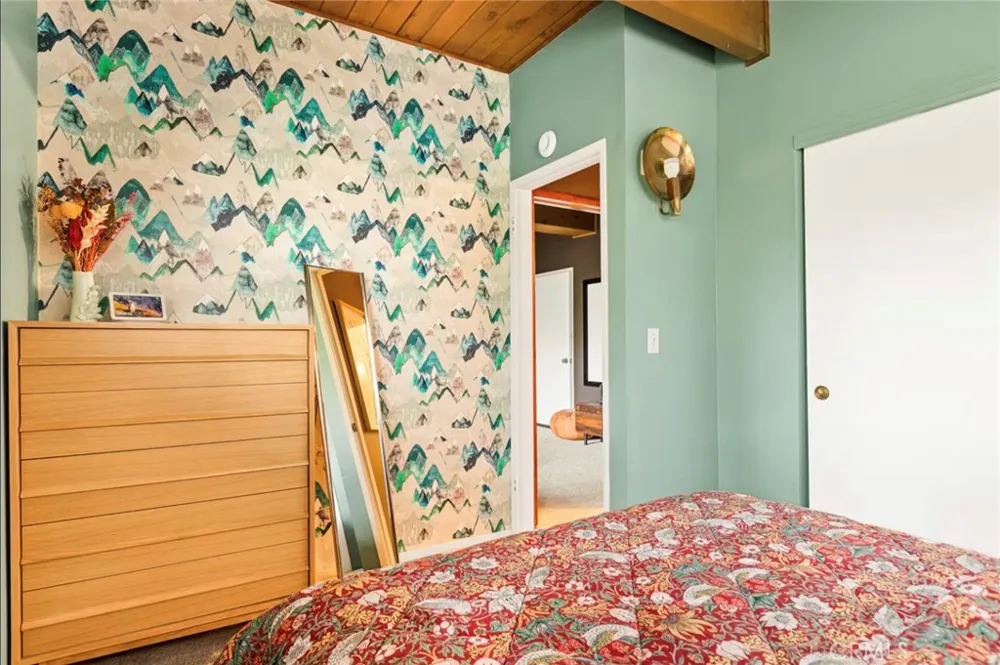 904 Sandalwood Lake Arrowhead, CA 92352