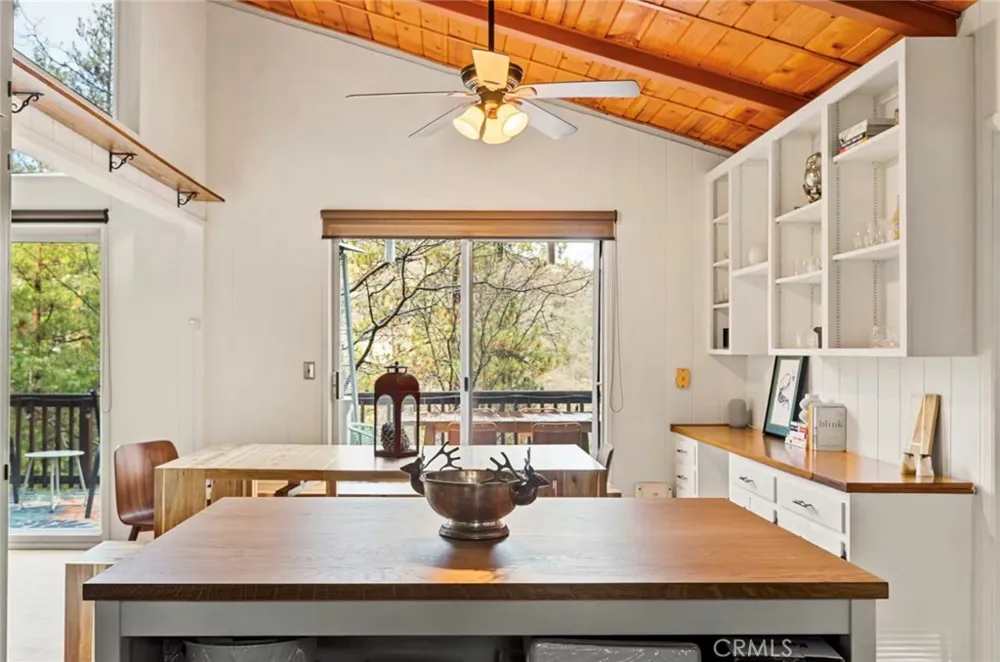 904 Sandalwood Lake Arrowhead, CA 92352