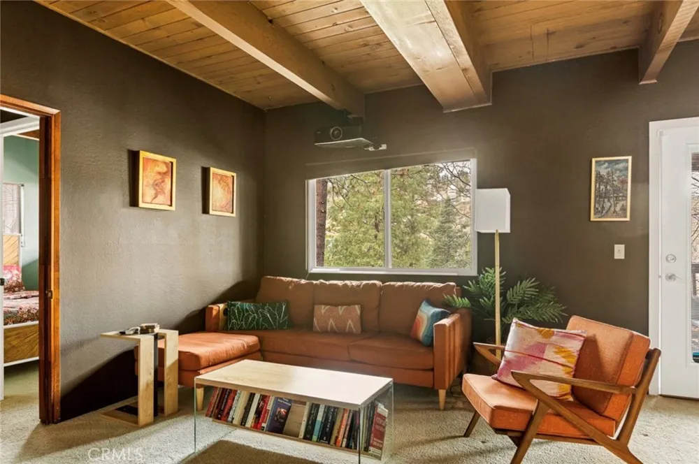 904 Sandalwood Lake Arrowhead, CA 92352