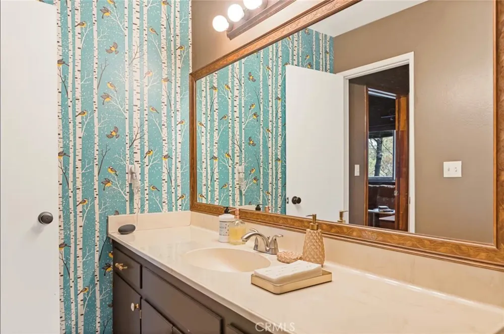904 Sandalwood Lake Arrowhead, CA 92352