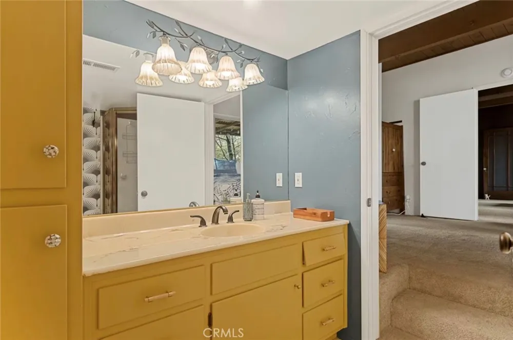 904 Sandalwood Lake Arrowhead, CA 92352