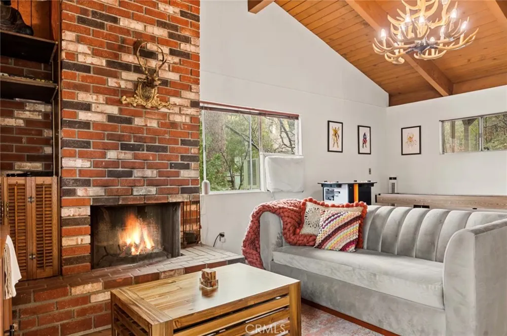 904 Sandalwood Lake Arrowhead, CA 92352