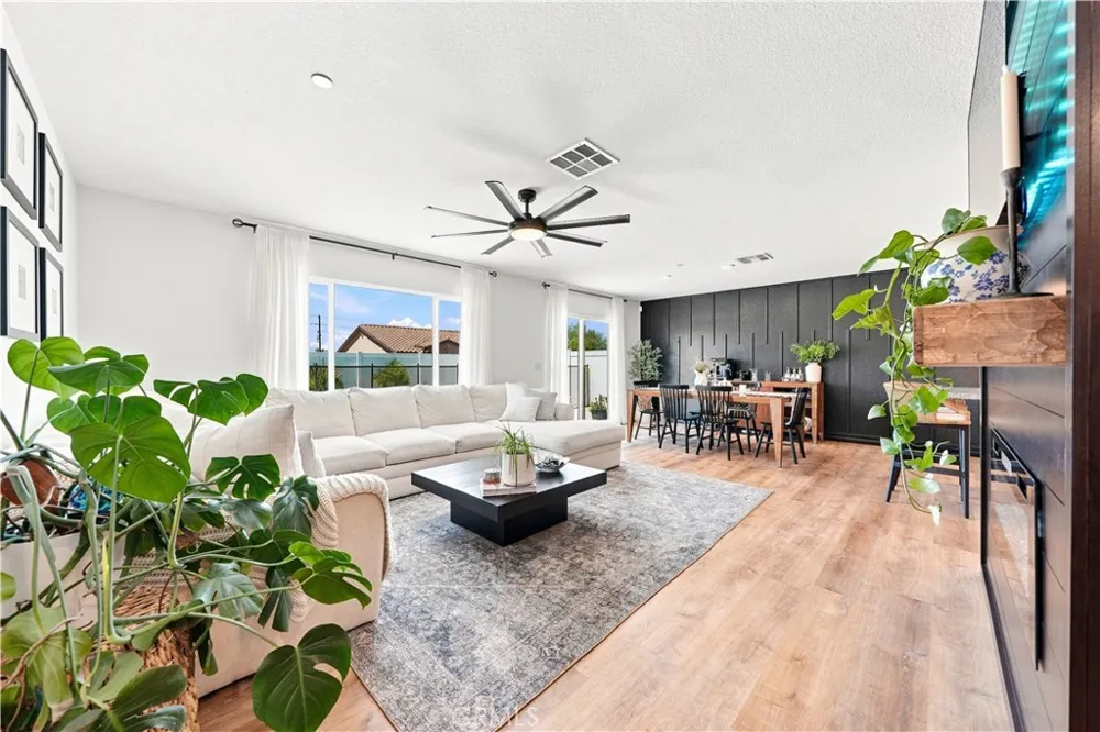 26567 Calle Los Robles Menifee, CA 92585