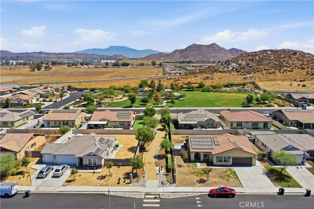 26567 Calle Los Robles Menifee, CA 92585