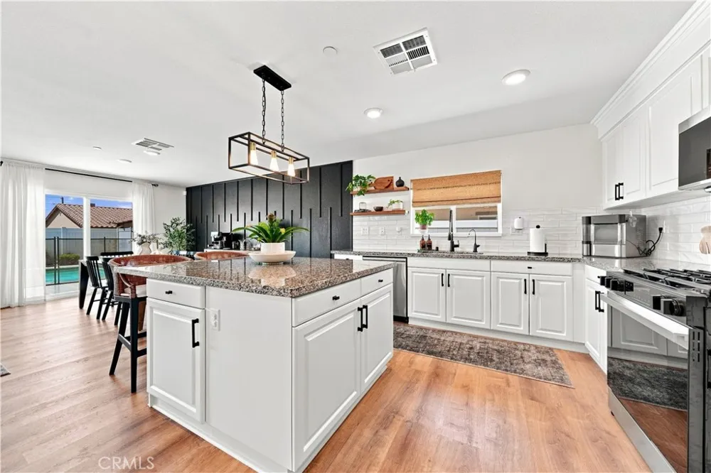 26567 Calle Los Robles Menifee, CA 92585