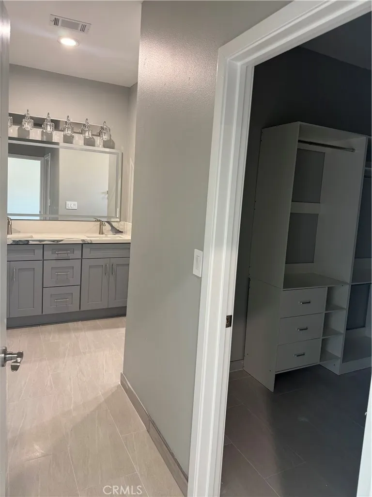 12349 Granite Garden Grove, CA 92843