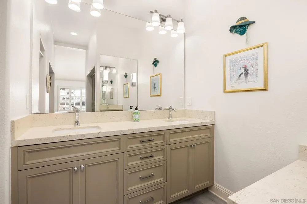 4950 Galicia Way Oceanside, CA 92056