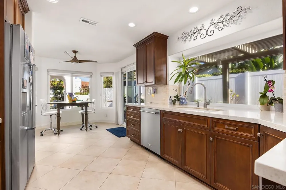 4950 Galicia Way Oceanside, CA 92056