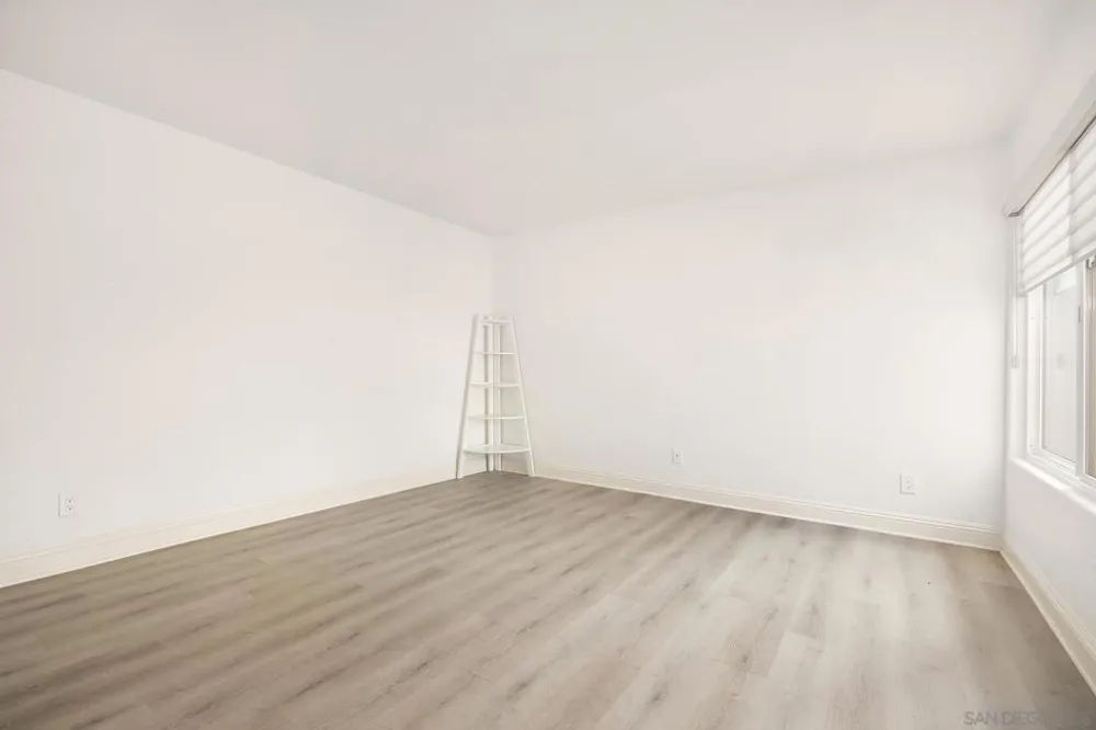 4950 Galicia Way Oceanside, CA 92056