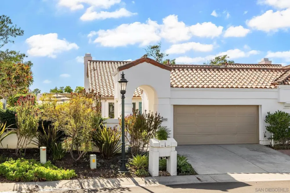 4950 Galicia Way Oceanside, CA 92056