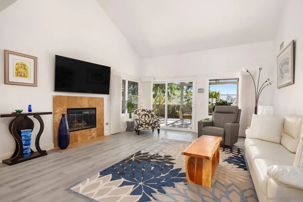 4950 Galicia Way Oceanside, CA 92056