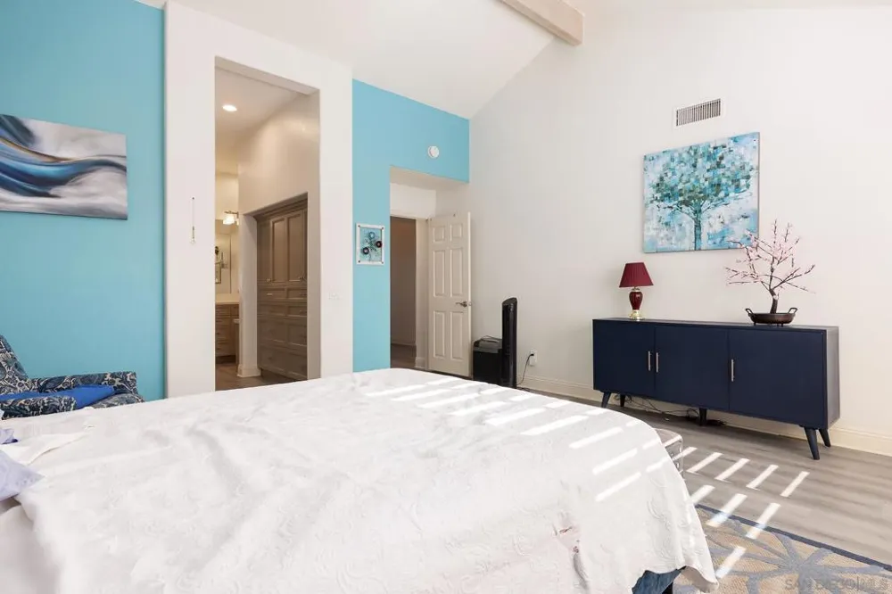 4950 Galicia Way Oceanside, CA 92056