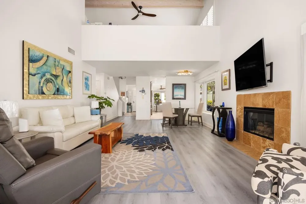 4950 Galicia Way Oceanside, CA 92056