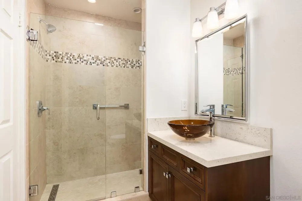 4950 Galicia Way Oceanside, CA 92056