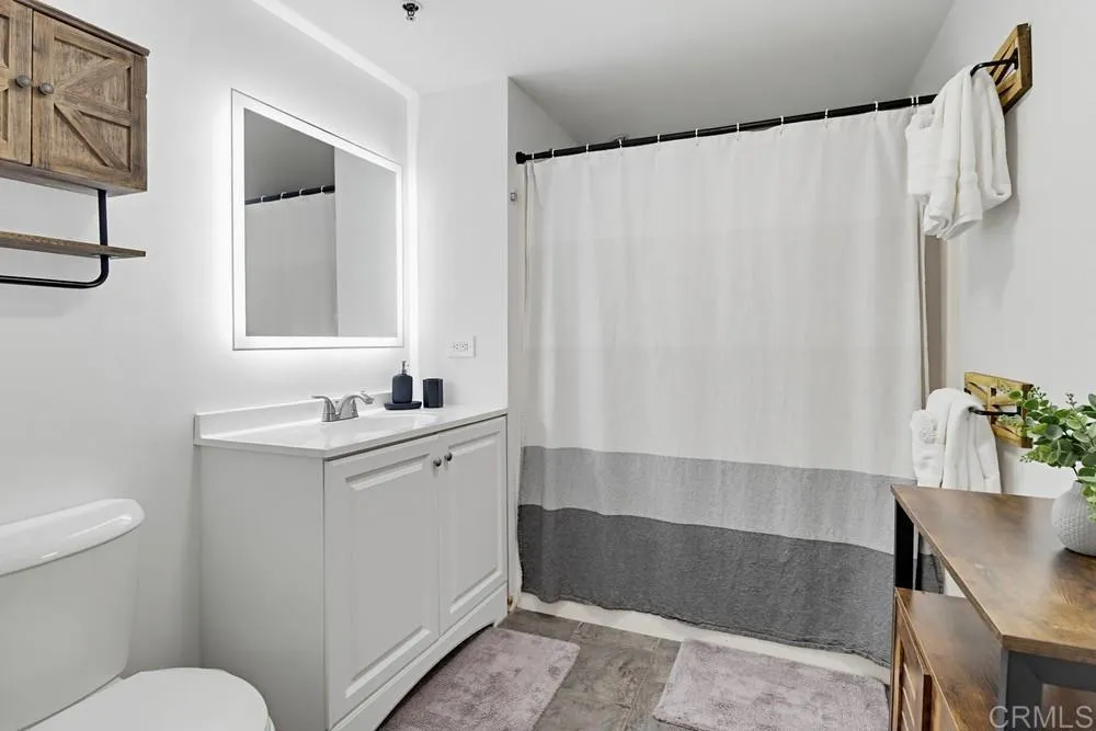 425 W Beech St #226 San Diego, CA 92101