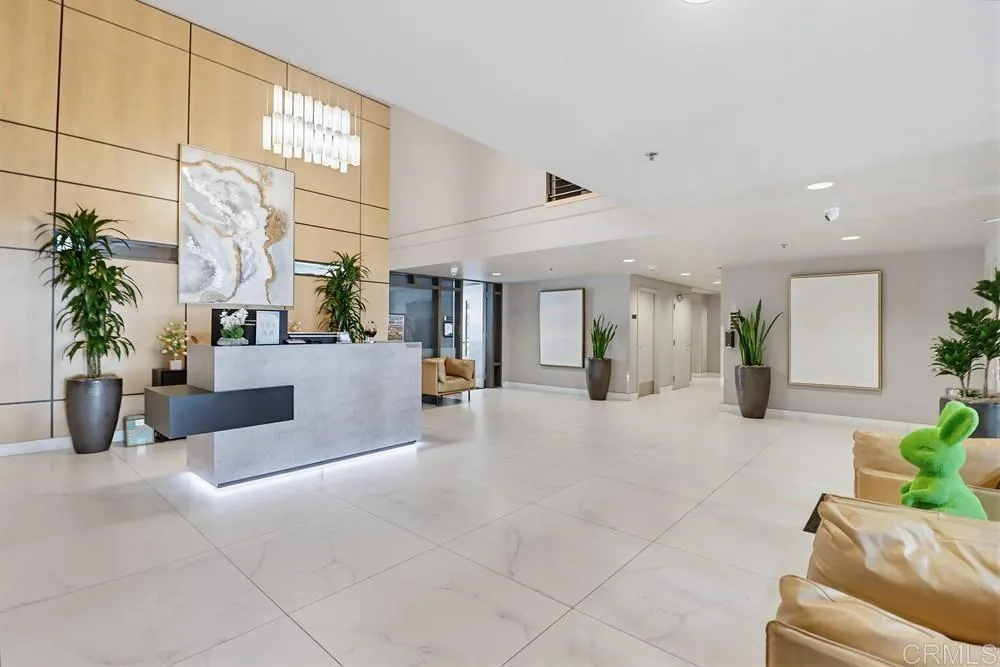 425 W Beech St #226 San Diego, CA 92101