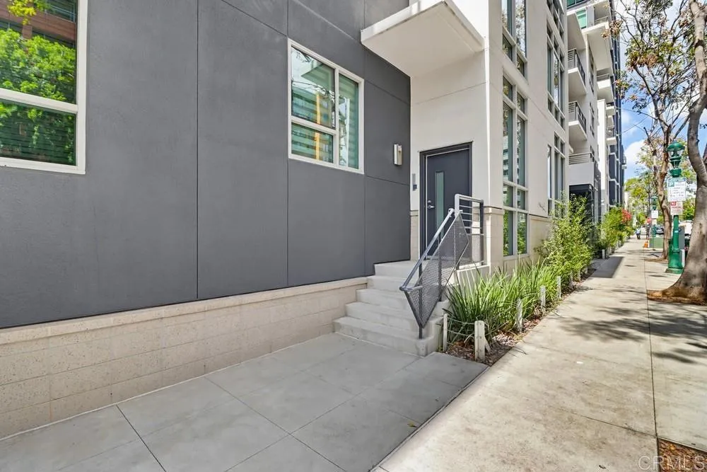 425 W Beech St #226 San Diego, CA 92101