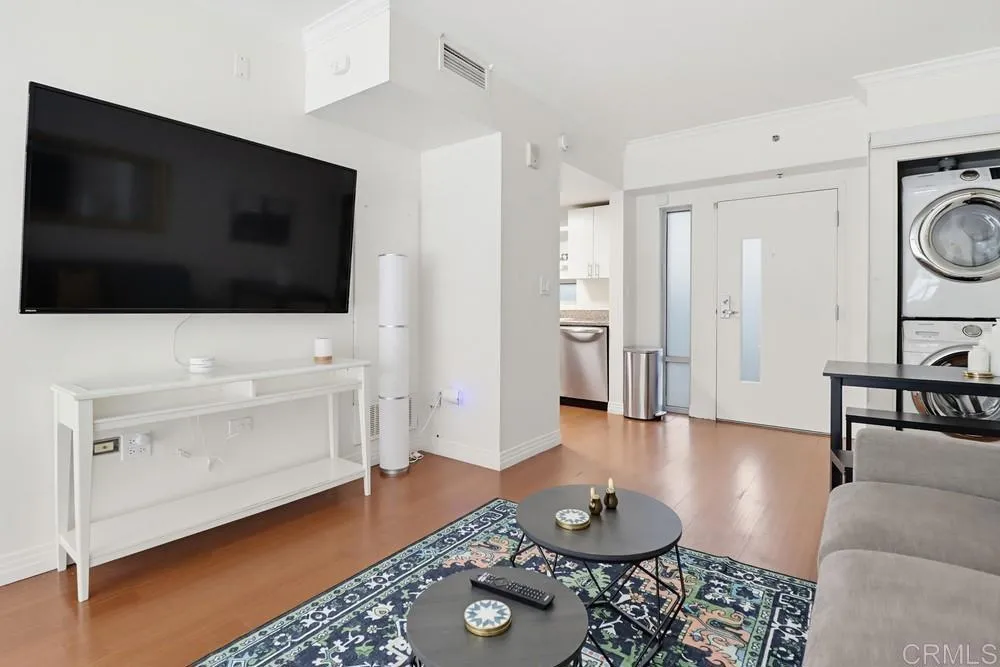425 W Beech St #226 San Diego, CA 92101