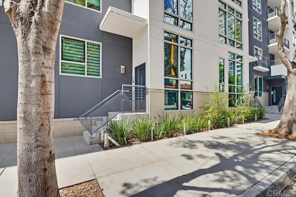 425 W Beech St #226 San Diego, CA 92101