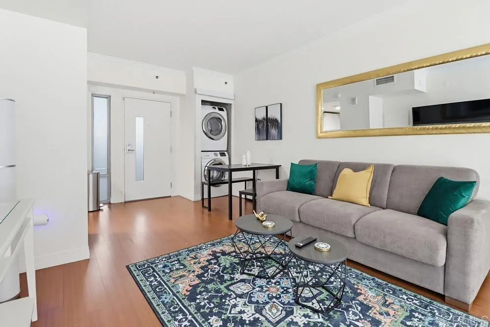 425 W Beech St #226 San Diego, CA 92101