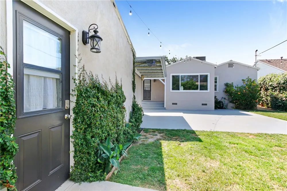 351 W Elm Street Burbank, CA 91506