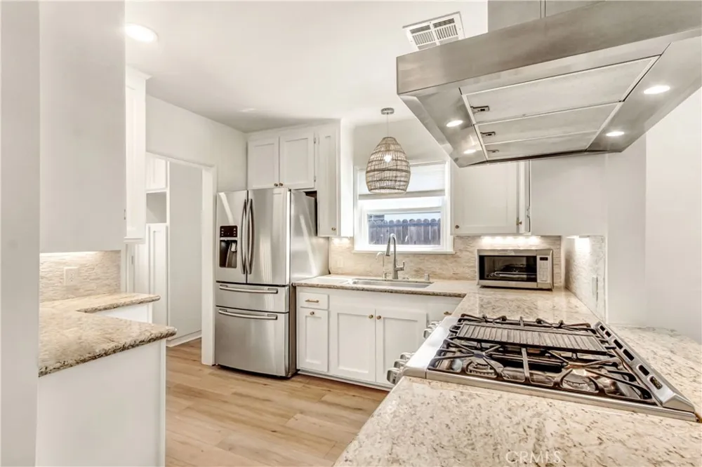 351 W Elm Street Burbank, CA 91506