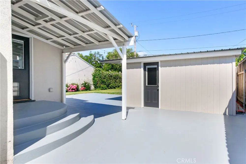 351 W Elm Street Burbank, CA 91506