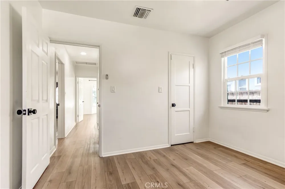 351 W Elm Street Burbank, CA 91506