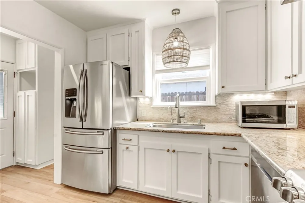351 W Elm Street Burbank, CA 91506