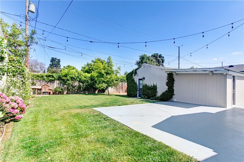 351 W Elm Street Burbank, CA 91506