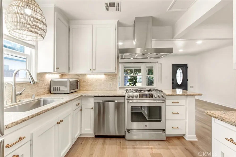 351 W Elm Street Burbank, CA 91506