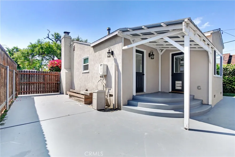 351 W Elm Street Burbank, CA 91506