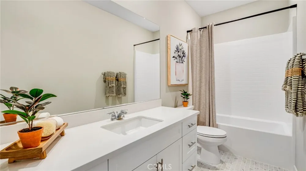 2891 E Amberley Privado Ontario, CA 91762